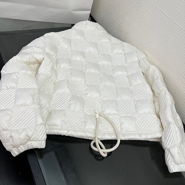 ★日本!!人気！モンクレール 偽物 ANCY ジップアップ ショート ダウンシャケット moy31802